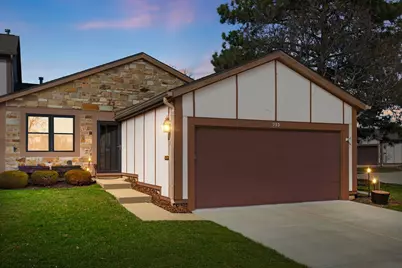 933 Wheaton Oaks Drive, Wheaton, IL 60187 - Photo 1