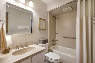 933 Wheaton Oaks Dr, Wheaton, IL 60187 - Photo 12