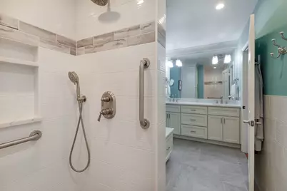 933 Wheaton Oaks Drive, Wheaton, IL 60187 - Photo 18