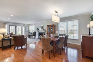 933 Wheaton Oaks Dr, Wheaton, IL 60187 - Photo 8