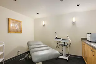 25 E Superior St, Chicago, IL 60611 - Photo 32