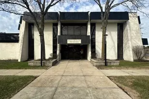 9098 W Terrace Dr, Niles, IL 60714 - Photo 2