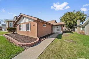 1436 Portsmouth Ave, Westchester, IL 60154 - Photo 1