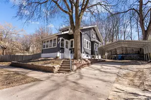 846 27th St, Moline, IL 61265 - Photo 2