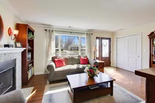 8324 44th Pl, Lyons, IL 60534 - Photo 4