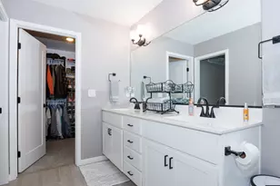 1001 Bach Dr, Bloomington, IL 61704 - Photo 28