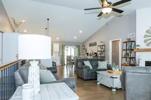 1001 Bach Dr, Bloomington, IL 61704 - Photo 6