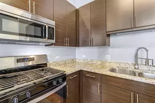 770 W Gladys Ave, Chicago, IL 60661 - Photo 4