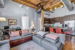 770 W Gladys Ave, Chicago, IL 60661 - Photo 6