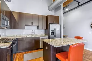 770 W Gladys Ave, Chicago, IL 60661 - Photo 2