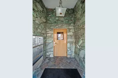 5841 W Lawrence Avenue #2NE, Chicago, IL 60630 - Photo 14