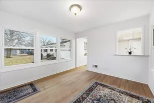 208 W State St, North Aurora, IL 60542 - Photo 8
