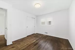 208 W State St, North Aurora, IL 60542 - Photo 12