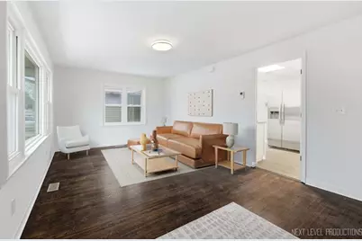 208 W State Street, North Aurora, IL 60542 - Photo 2