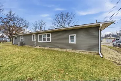 208 W State Street, North Aurora, IL 60542 - Photo 18