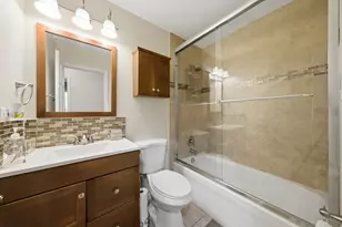 175 Creekside Dr, Bolingbrook, IL 60440 - Photo 6