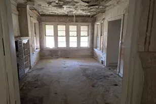 7923 S Calumet Ave, Chicago, IL 60619 - Photo 2