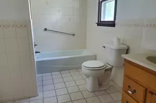 318 E Park Ct, Gilman, IL 60938 - Photo 10