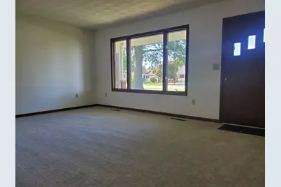 318 E Park Court, Gilman, IL 60938 - Photo 6