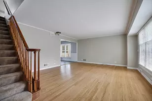 381 S Berkley Ave, Elmhurst, IL 60126 - Photo 4