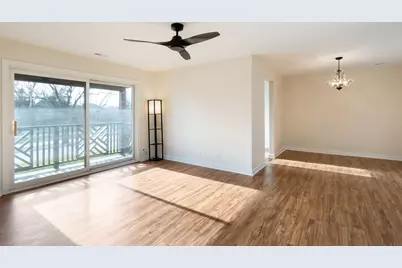 1756 Plymouth Court #B, Wheaton, IL 60189 - Photo 4