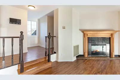 1756 Plymouth Court #B, Wheaton, IL 60189 - Photo 2