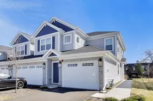 377 Masters Dr, Addison, IL 60101 - Photo 1