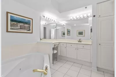 9200 E Prairie Road #209, Evanston, IL 60203 - Photo 14