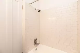 1504 N Dearborn Pkwy, Chicago, IL 60610 - Photo 6