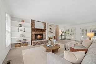 258 Stonegate Rd, Trout Valley, IL 60013 - Photo 2