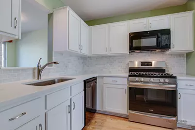 1835 Somerset Court, Gurnee, IL 60031 - Photo 4