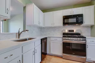 1835 Somerset Ct, Gurnee, IL 60031 - Photo 4