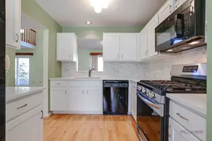 1835 Somerset Ct, Gurnee, IL 60031 - Photo 6