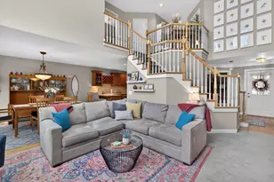 811 King Henry Ln, Saint Charles, IL 60174 - Photo 6