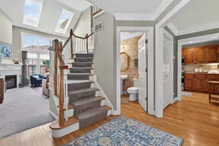 811 King Henry Ln, Saint Charles, IL 60174 - Photo 12