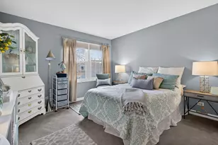 811 King Henry Ln, Saint Charles, IL 60174 - Photo 22