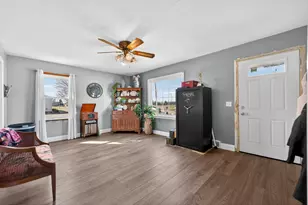 932 W 2nd St, Byron, IL 61010 - Photo 16