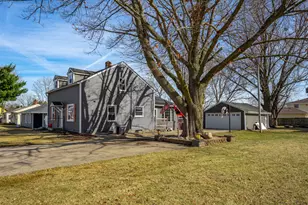 932 W 2nd St, Byron, IL 61010 - Photo 2