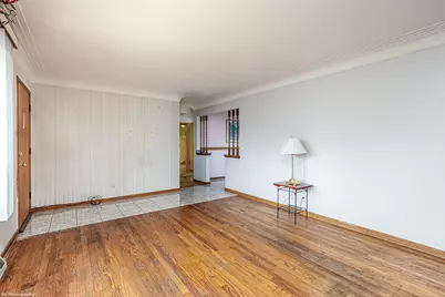 8420 S New England Avenue, Burbank, IL 60459 - Photo 4