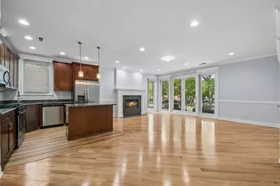 6454 N Sacramento Avenue #1, Chicago, IL 60645 - Photo 2