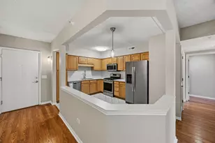 5105 Madison St, Skokie, IL 60077 - Photo 6