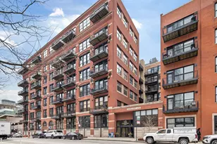 226 N Clinton St, Chicago, IL 60661 - Photo 1
