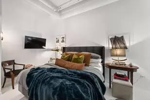 226 N Clinton St, Chicago, IL 60661 - Photo 12