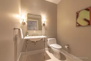 118 E Erie St, Chicago, IL 60611 - Photo 28