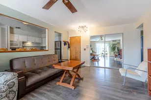 2407 E Brandenberry Ct, Arlington Heights, IL 60004 - Photo 6