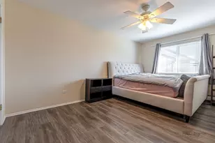 2407 E Brandenberry Ct, Arlington Heights, IL 60004 - Photo 12