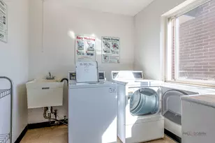 2407 E Brandenberry Ct, Arlington Heights, IL 60004 - Photo 16