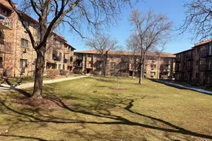 230 Klein Creek Ct, Carol Stream, IL 60188 - Photo 2