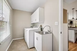 4233 Oaksbury Ln, Rolling Meadows, IL 60008 - Photo 16