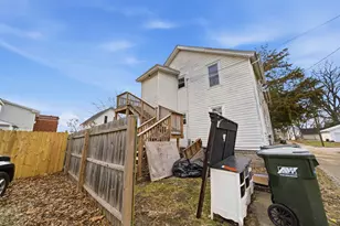 506 Avenue F, Sterling, IL 61081 - Photo 4